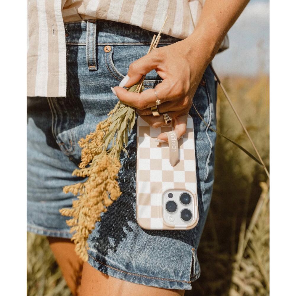 Sand Dollar Checkered Loopy Case - iPhone 12/12Pro - Picture 2 of 5